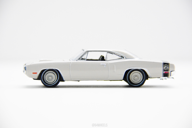 The white walls look a little drunk on this model.....but most everything else came out clean.